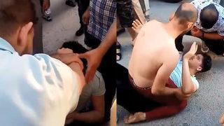 Kızların etek altı görüntülerini çekerken yakalandı! Tacizciye sokak ortasında linç girişimi