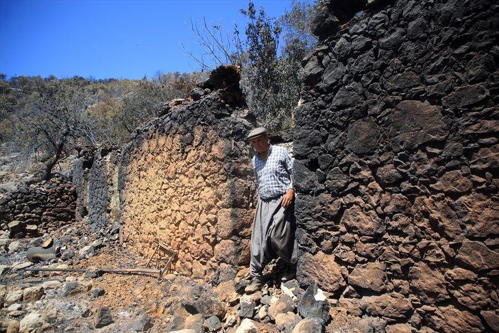 Mersin'deki orman yangınında evi kullanılamaz hale gelen mahalle sakini, üzüntüsünü anlattı: G2