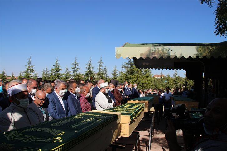 Konya'da silahlı saldırıda öldürülen 7 kişinin cenazesi toprağa verildi G1