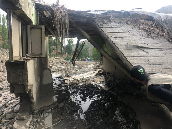 GÜNCELLEME - Van'da sel nedeniyle 5 ev yıkıldı G5