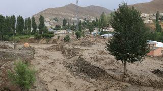 Van'da dün 6 evin yıkıldığı mahallede ikinci kez sel felaketi yaşandı