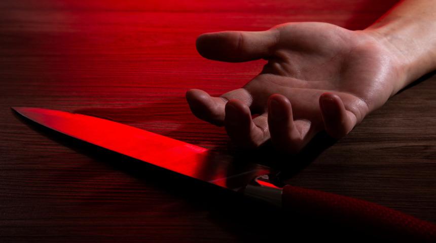 Kayseri'de 15 yaşındaki kız dehşet saçtı! Babasını göğsünden, boynundan ve sırtından bıçakladı