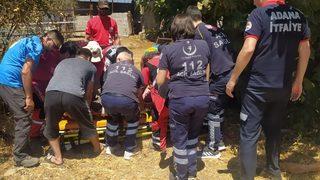 GÜNCELLEME - Adana'da çıktıkları ahır çatısının bir bölümünün çökmesi sonucu yaralanan 2 kadından 1'i öldü
