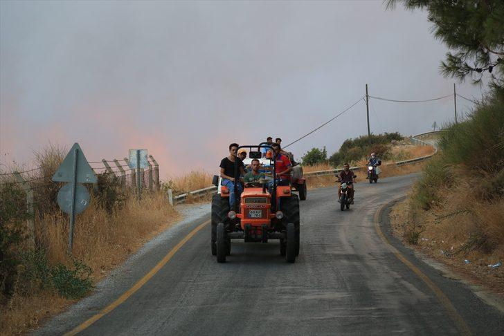Milas'ta ormanlık alanda çıkan yangın kontrol altına alınmaya çalışılıyor G2
