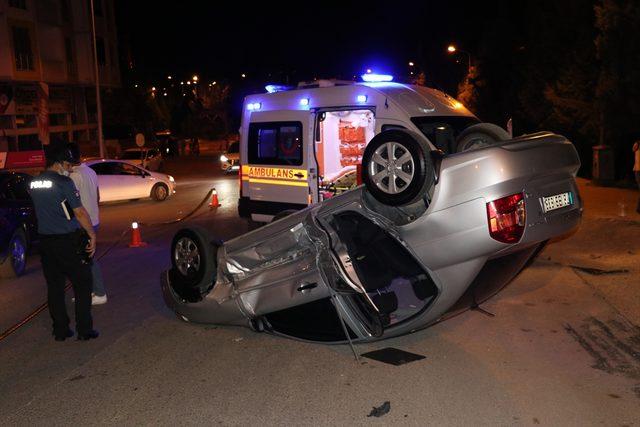 Karabük'te devrilen otomobilde bulunan 3 kişi yara almadan kurtuldu