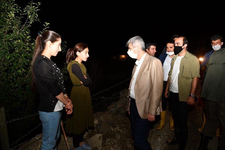 İçişleri Bakan Yardımcısı Muhterem İnce, Van'daki sel bölgesinde incelemelerde bulundu: G1
