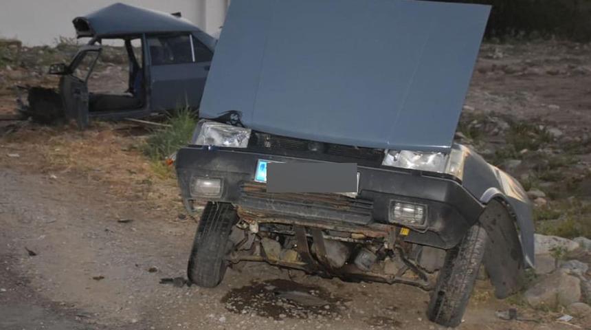 Kan donduran kaza! Otomobil ortadan ikiye ayrıldı: 2 ölü