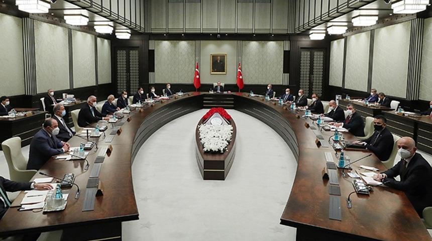 Kısıtlamalar gelecek mi? Gözler kritik kabine toplantısına çevrildi