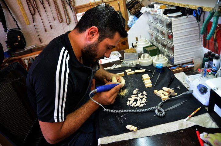 Konyalı ustanın Hz. İbrahim'in kıssasını nakşettiği tespih, otomobil parasına satıldı G2