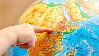 Ekvator çizgisindeki su hunisi testi turistlerin ilgi odağı oluyor