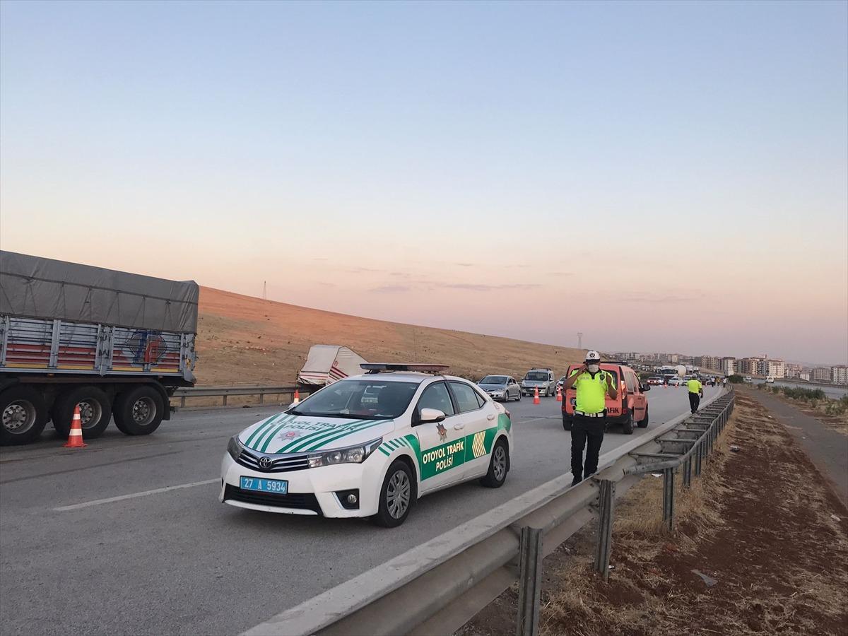 Gaziantep'teki trafik kazasında &ouml;l&uuml; sayısı 4'e y&uuml;kseldi