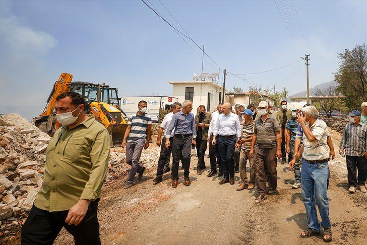 Bakan Karaismailoğlu, Manavgat'taki yangının etkili olduğu mahallelerde incelemede bulundu: G4