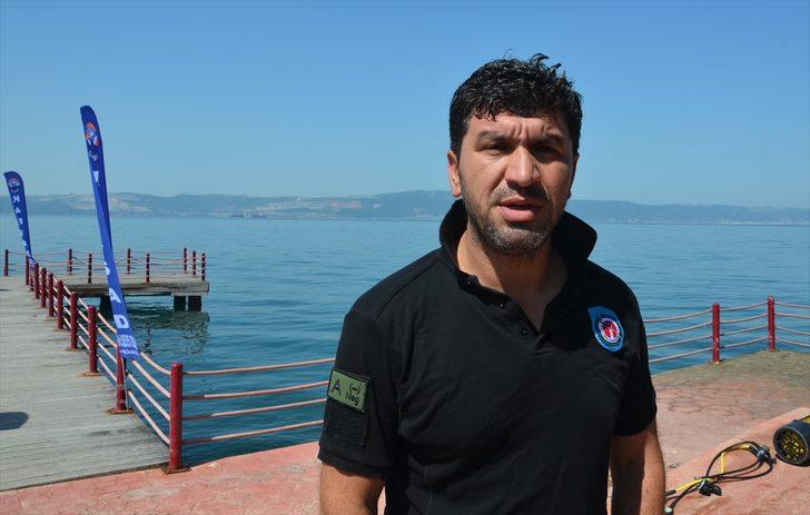 Kocaeli'de su altındaki "emektar vapur" müsilajdan arındırıldı G5