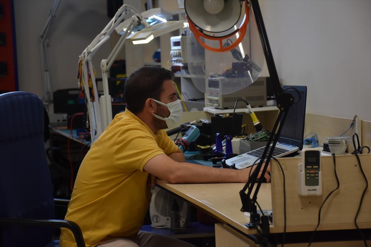 Akıllı s&uuml;p&uuml;rgeden ilham alan firma yerli y&uuml;k taşıma robotu geliştirdi