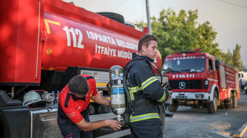 Orman yangını ile mücadele sürüyor! Balayını iptal edip yangına koştu
