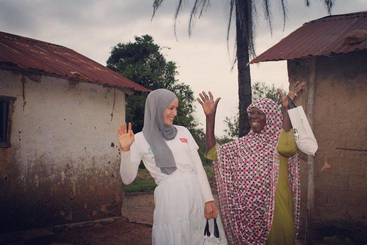 Kurduğu dernekle binlerce insana yardım ediyor! İşte Gamze Özçelik'in yaptığı hayır işleri... G5