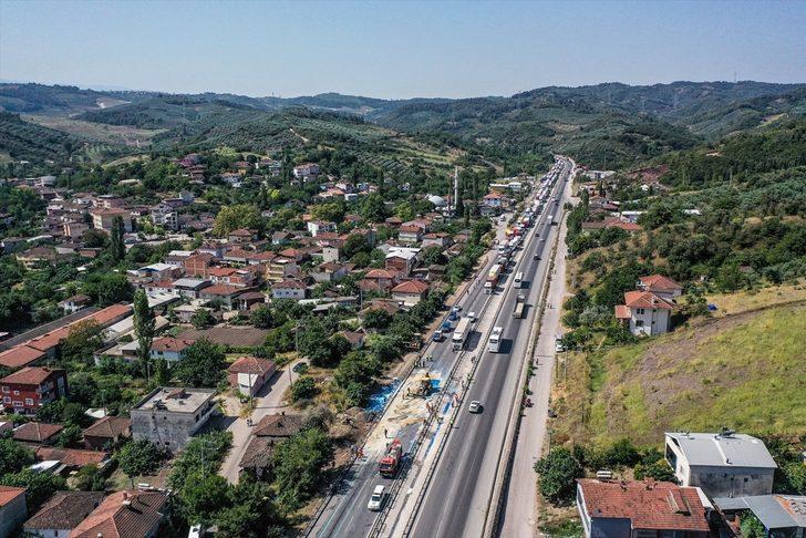 Bursa'da iki tırın çarpıştığı kazada bir kişi yaralandı G4