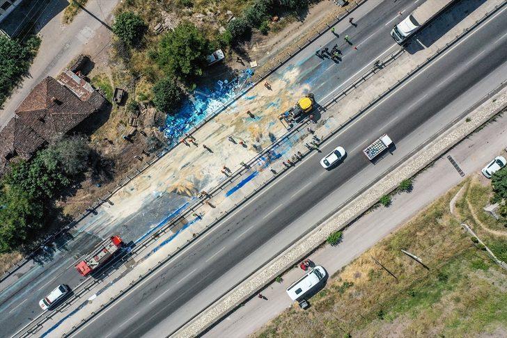 GÜNCELLEME - Bursa'da iki tırın çarpıştığı kazada bir kişi yaralandı G1