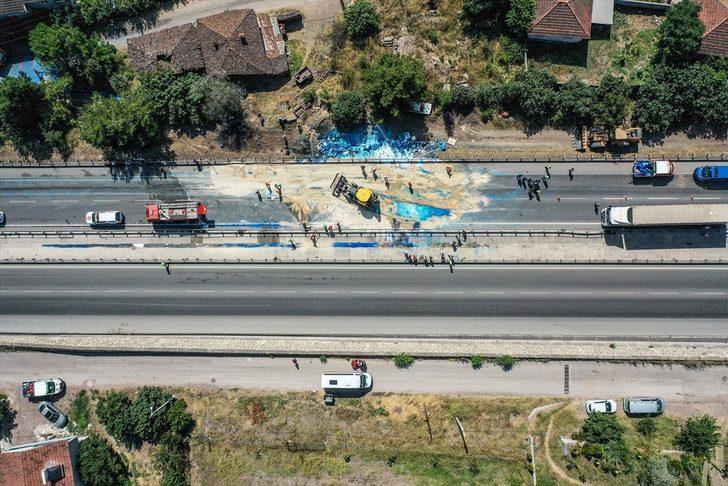 GÜNCELLEME - Bursa'da iki tırın çarpıştığı kazada bir kişi yaralandı G2