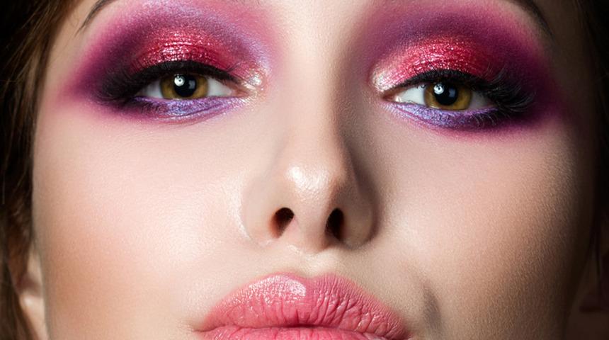Makyajın usta isminden rengarenk göz makyajı yapmak isteyenlere pratik tüyolar