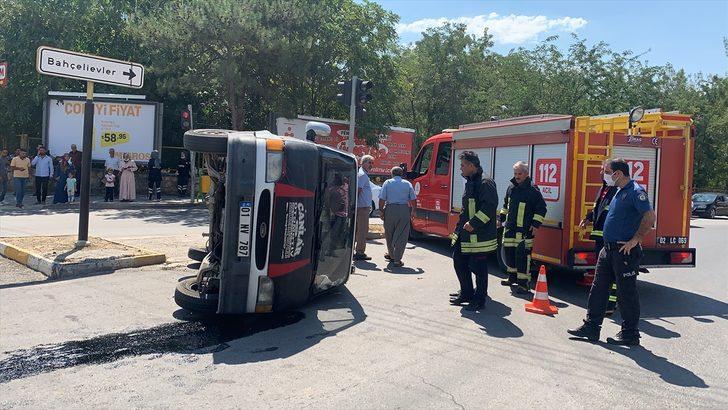 Adıyaman'da ambulans ile minibüs çarpıştı: 2 yaralı G1