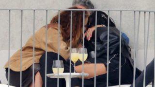 Üçlü ilişki görüntüleriyle olay olmuşlardı! Rita Ora ve Taika Waititi bir ilke imza attı