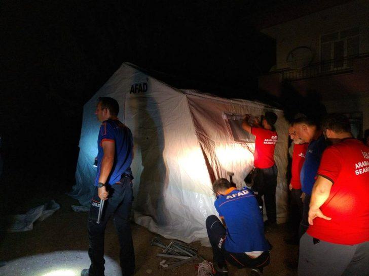 Yangınlardan etkilenen 5 ilde nakdi yardım, beslenme ve barınma faaliyetleri aralıksız sürüyor G2