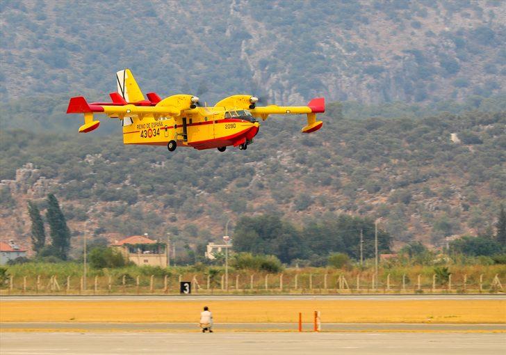 İspanya'dan gönderilen 2 yangın söndürme uçağı Muğla'da faaliyetlerine başladı G1