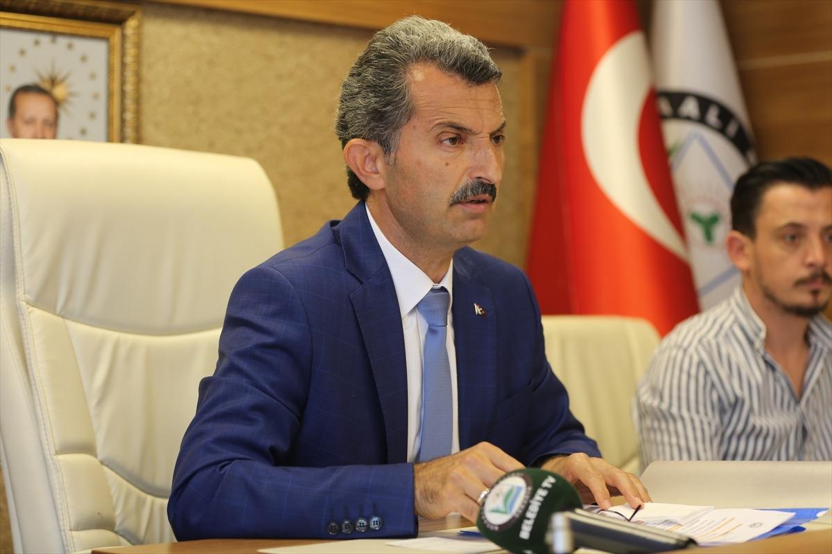 Kocaali Belediyesi Meclisi &uuml;yeleri, huzur haklarını yangın mağdurları i&ccedil;in T&uuml;rk Kızılay'a bağışladı