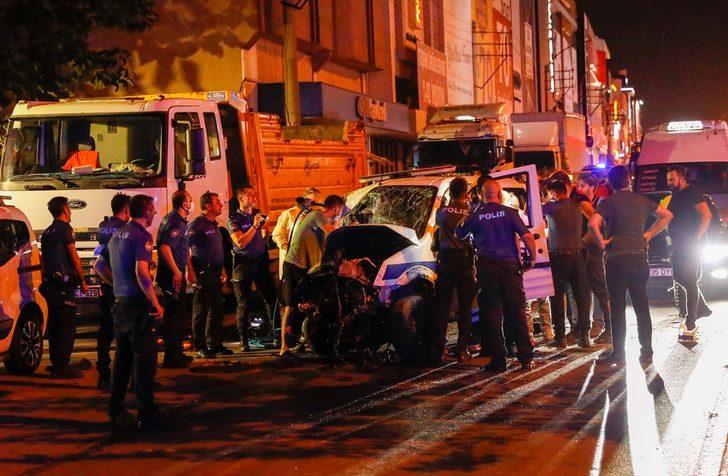 GÜNCELLEME - İzmir'de polis aracıyla otomobilin çarpışması sonucu 1 polis şehit oldu, 1'i polis 4 kişi yaralandı G4