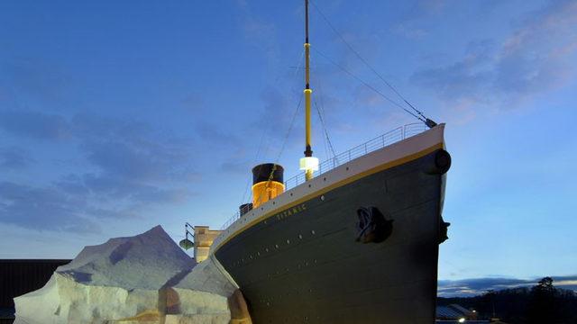 Titanik müzesindeki buzdağı dekoru, ziyaretçilerin üzerine devrildi: 3 yaralı