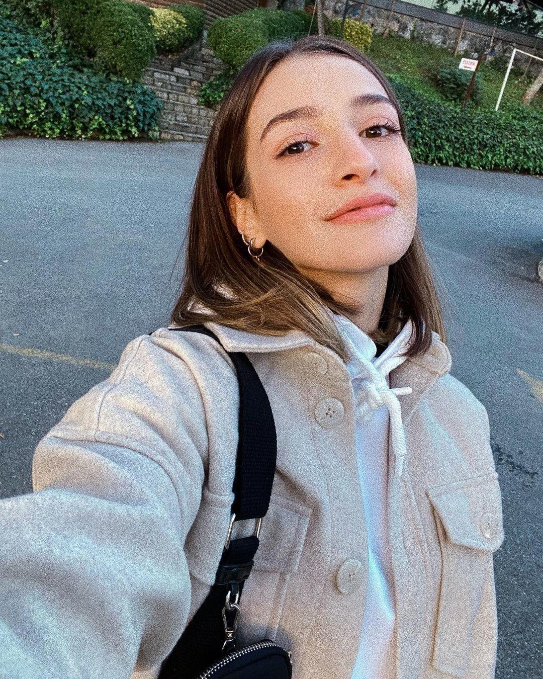 Buse Naz &Ccedil;akıroğlu kimdir, aslen nereli? Buse Naz &Ccedil;akıroğlu ka&ccedil; yaşında ve boyu ka&ccedil;?