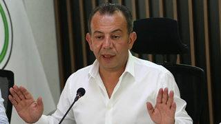 Bolu Belediye Başkanı Tanju Özcan, AK Partili üyelere çay fırlattı