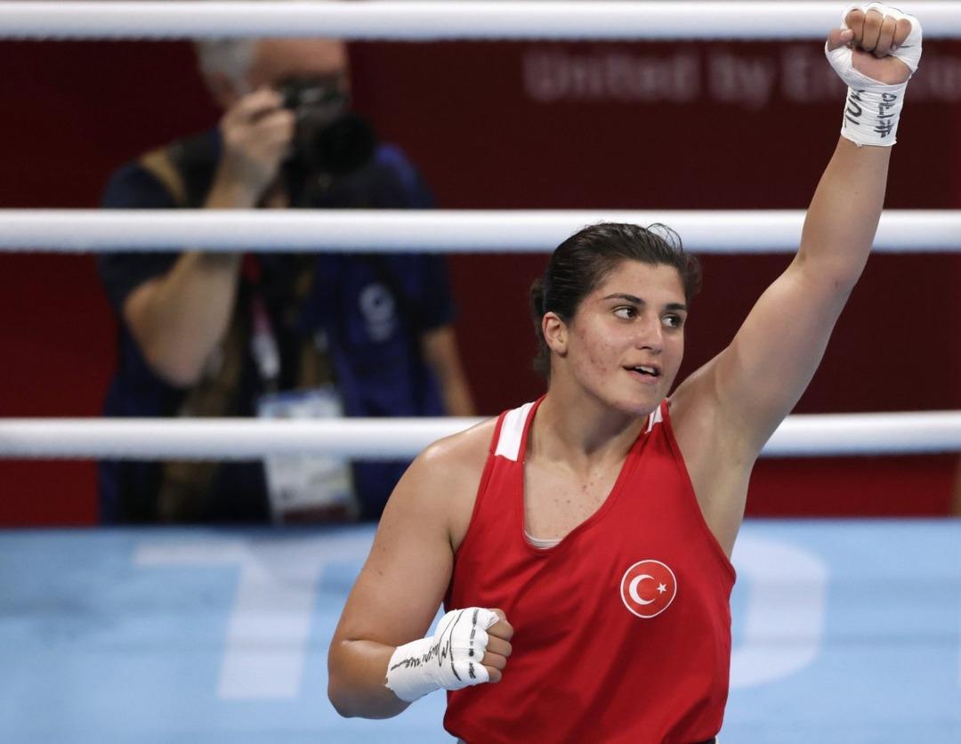 Busenaz S&uuml;rmeneli Tokyo 2020'de finalde: Busenaz S&uuml;rmeneli kimdir?