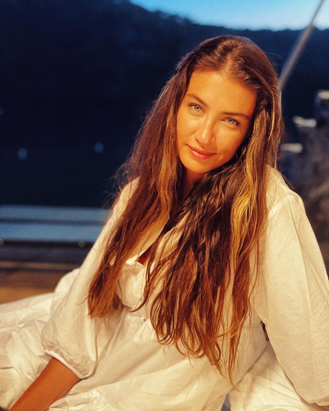 Evliliği kısa s&uuml;rm&uuml;şt&uuml;! Ceren Benderlioğlu'nun eski eşi bakın kim &ccedil;ıktı! 