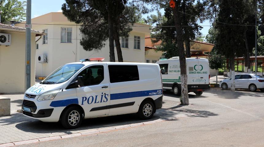 Kan donduran olay! Tartıştığı babasını bıçaklayarak öldürdü