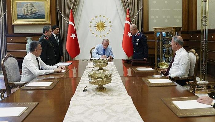 Cumhurbaşkanı Erdoğan YAŞ kararlarını onayladı! Yeni Kara Kuvvetleri Komutanı belli oldu