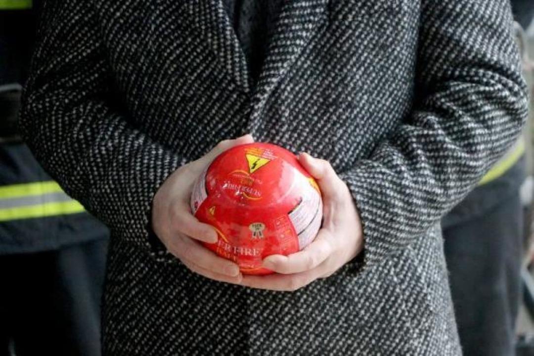 Yangın s&ouml;nd&uuml;rme topu nedir, nasıl kullanılır? Yangın s&ouml;nd&uuml;rme topu ne işe yarar ve etki alanı nedir?