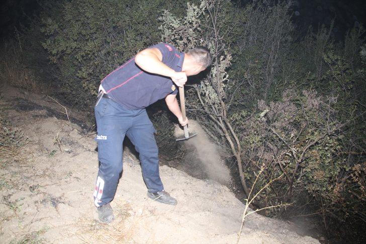 Manisa'da zeytinlik alanda çıkan yangın söndürüldü G4