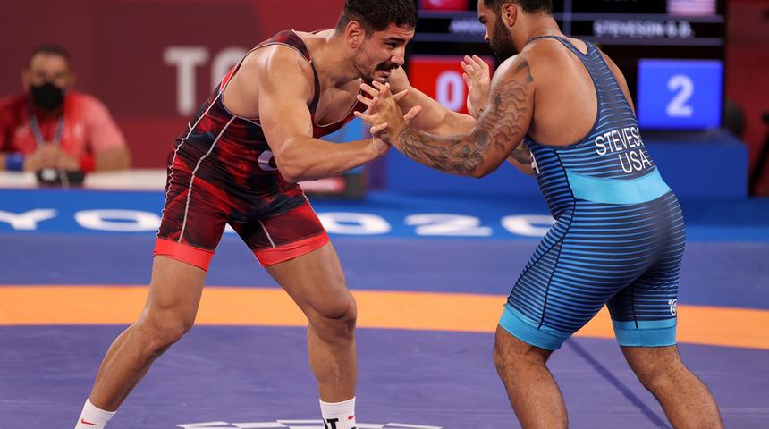 Taha Akgül final şansını kaybetti