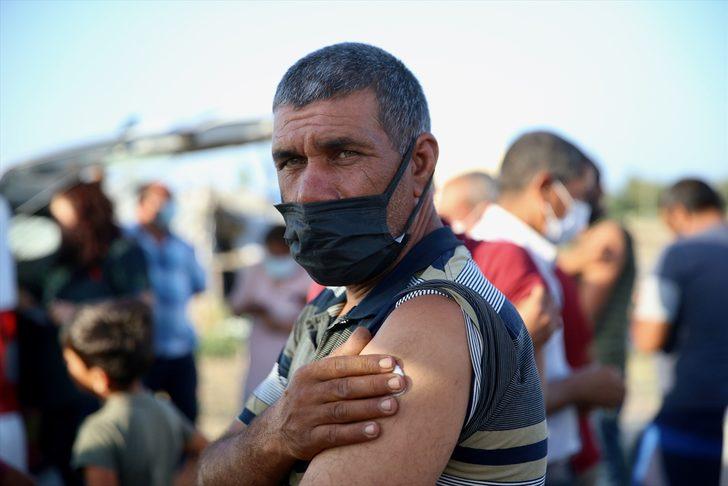 Mevsimlik tarım işçilerine çadırlarında aşı hizmeti sürüyor G1