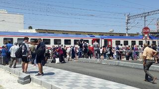 Mersin'de ters makasa giren trenin 300 yolcusu tahliye edildi