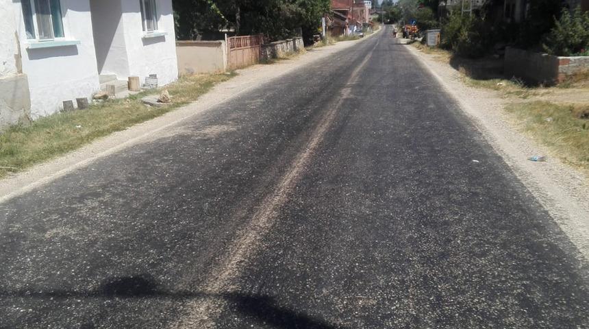 Sıcak hava asfaltı eritti!