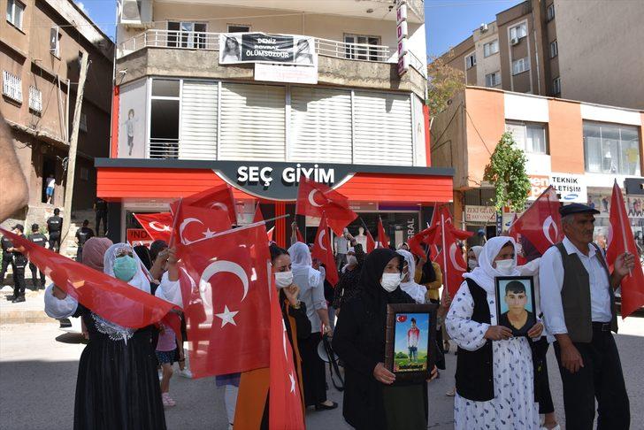 Şırnak’ta terör mağduru aileler HDP İl Başkanlığı binası önünde eylem yaptı G3