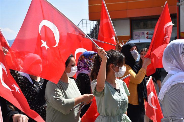 Şırnak’ta terör mağduru aileler HDP İl Başkanlığı binası önünde eylem yaptı G5