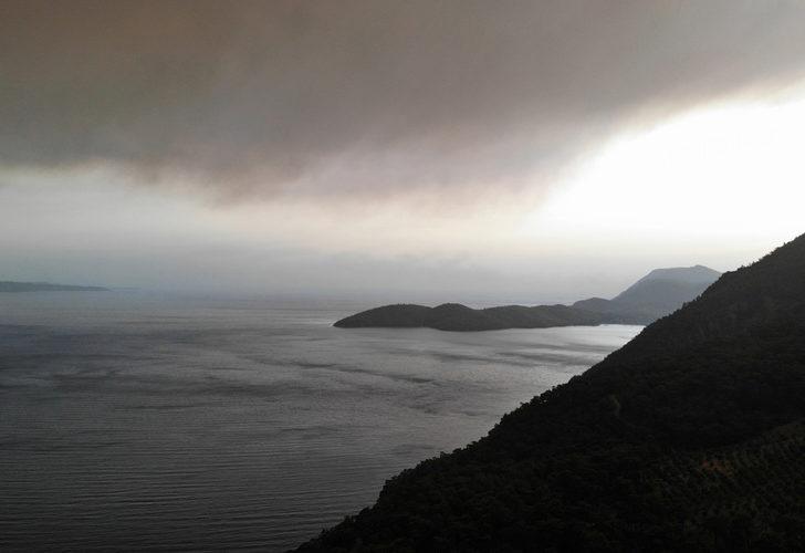 Drone ile görüntülendi! Alevler Kemerköy Termik Santraline böyle ilerledi G1