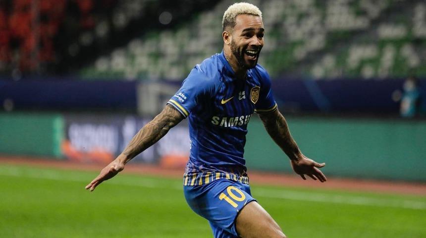 Alex Teixeira transferi sosyal medyada açıkladı