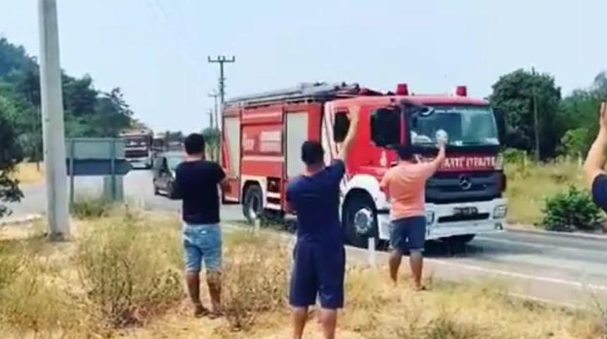 Marmaris'te duygusal anlar! İtfaiyeyi alkışlarla uğurladılar