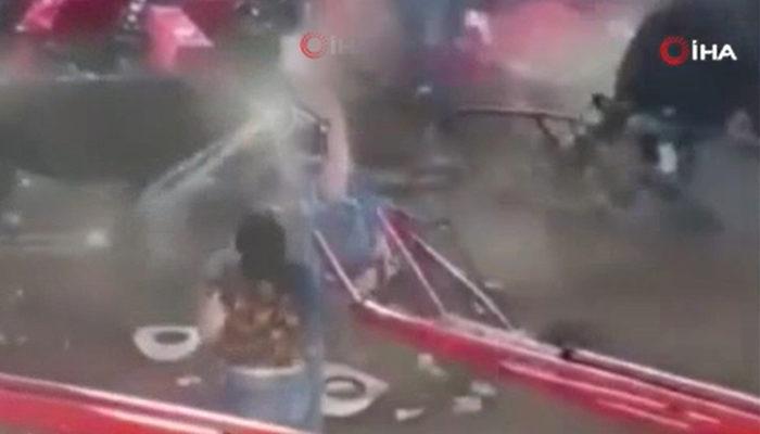 Meksika'da dehşet görüntüler: Boğa çitleri yıkıp seyircilere saldırdı!