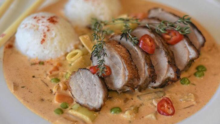 Tayland usülü kırmızı körili ördek nasıl yapılır? İşte Tayland usülü kırmızı körili ördek tarifi ve malzemeleri... G4